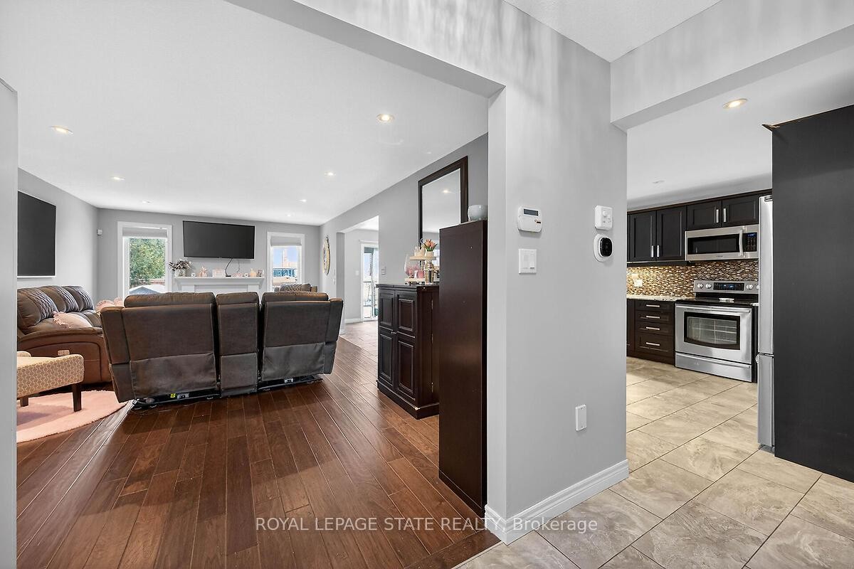 









71


Jessica

Street,
Hamilton,




ON
L8E 4A3

