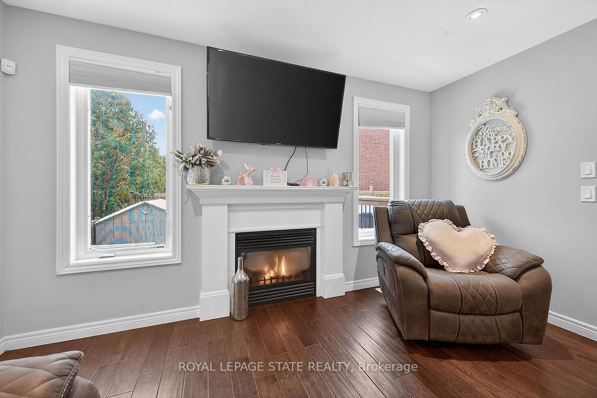 









71


Jessica

Street,
Hamilton,




ON
L8E 4A3

