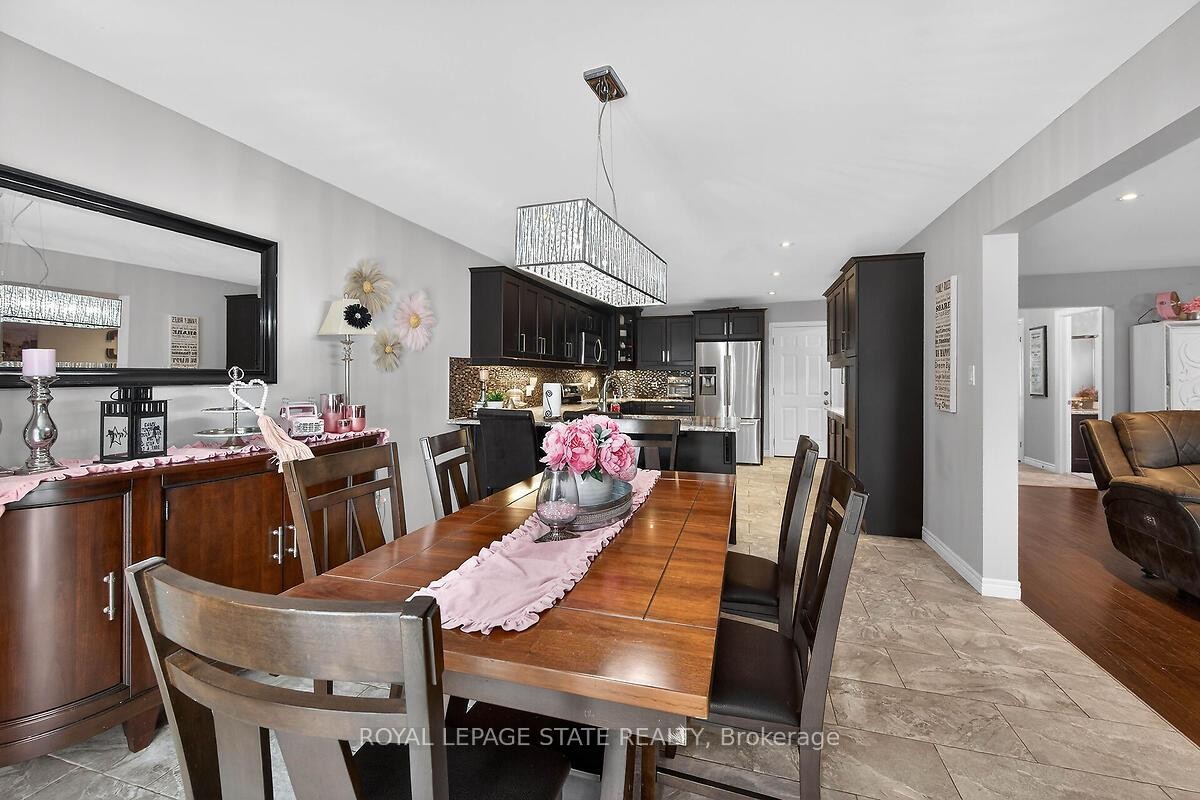 









71


Jessica

Street,
Hamilton,




ON
L8E 4A3

