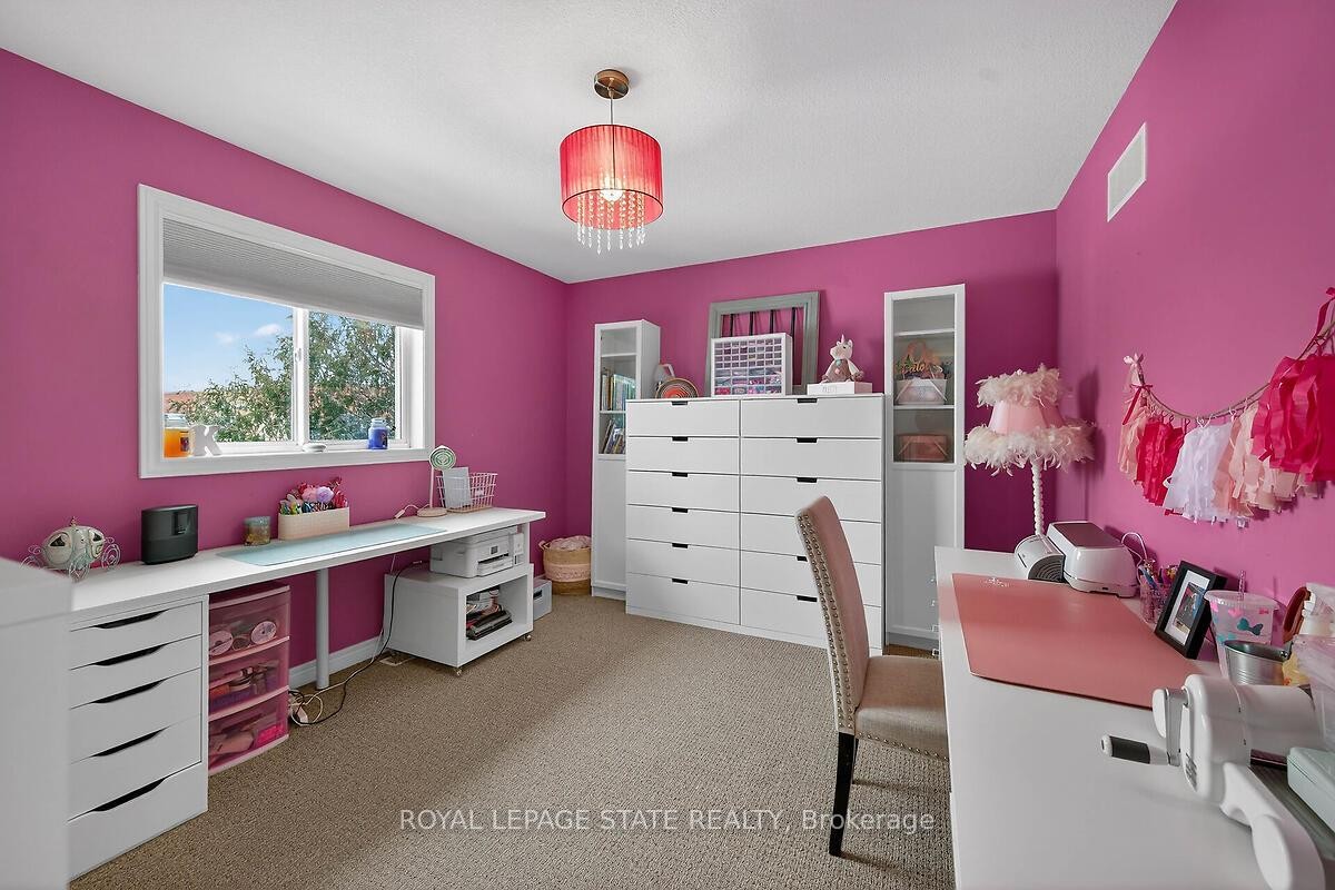 









71


Jessica

Street,
Hamilton,




ON
L8E 4A3

