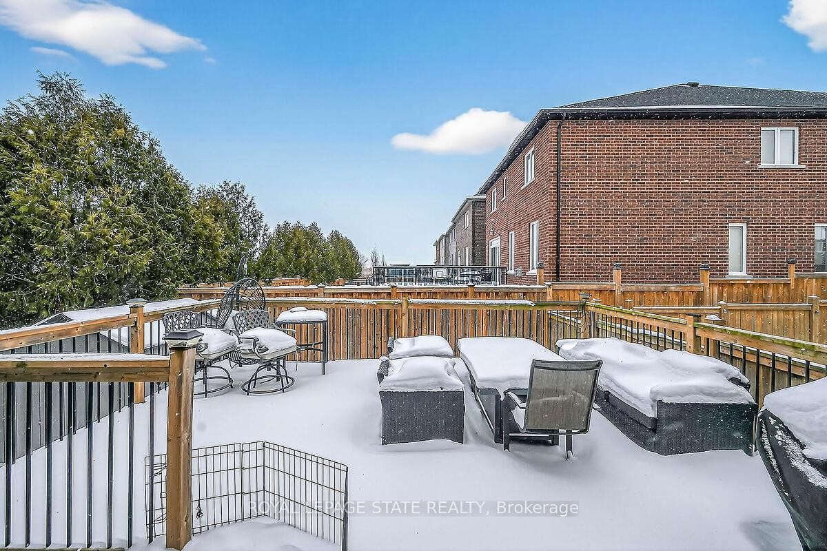 









71


Jessica

Street,
Hamilton,




ON
L8E 4A3

