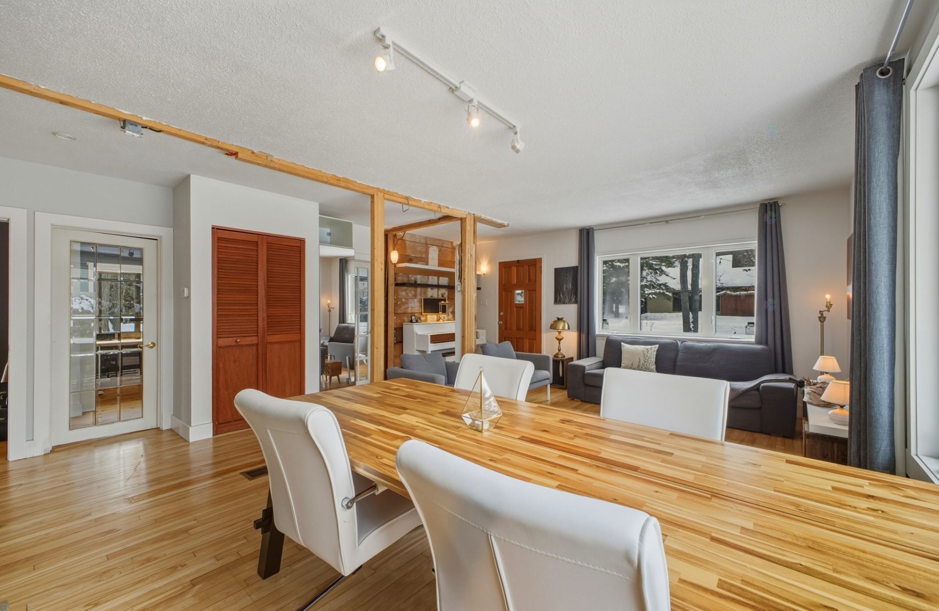 









33


Rue Saratoga

,
Gatineau (Aylmer),




QC
J9H4A3

