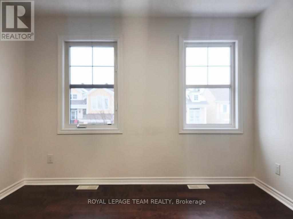 












113 LILY POND STREET

,
Ottawa,




Ontario
K2M0J3

