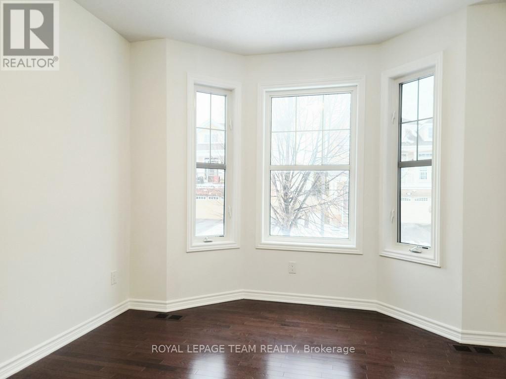 












113 LILY POND STREET

,
Ottawa,




Ontario
K2M0J3

