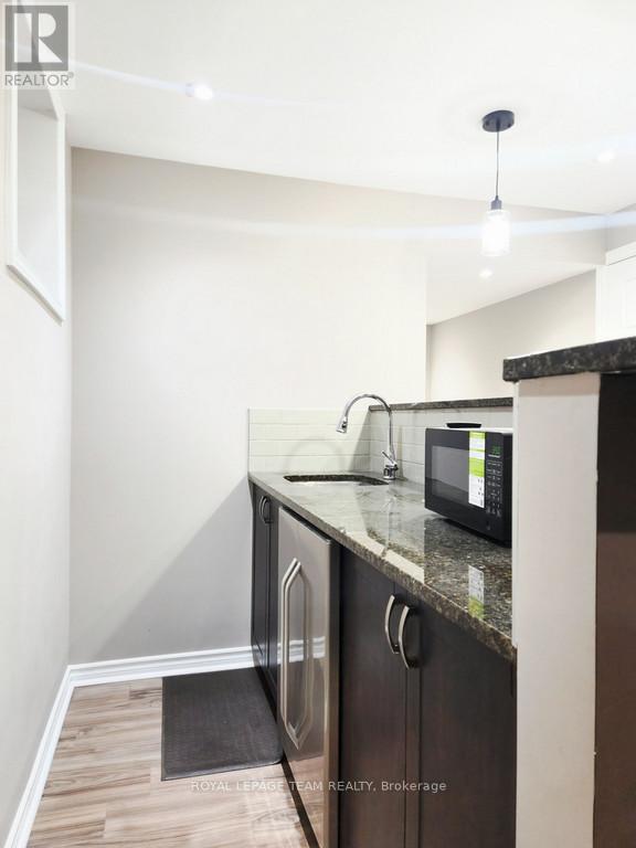 












113 LILY POND STREET

,
Ottawa,




Ontario
K2M0J3

