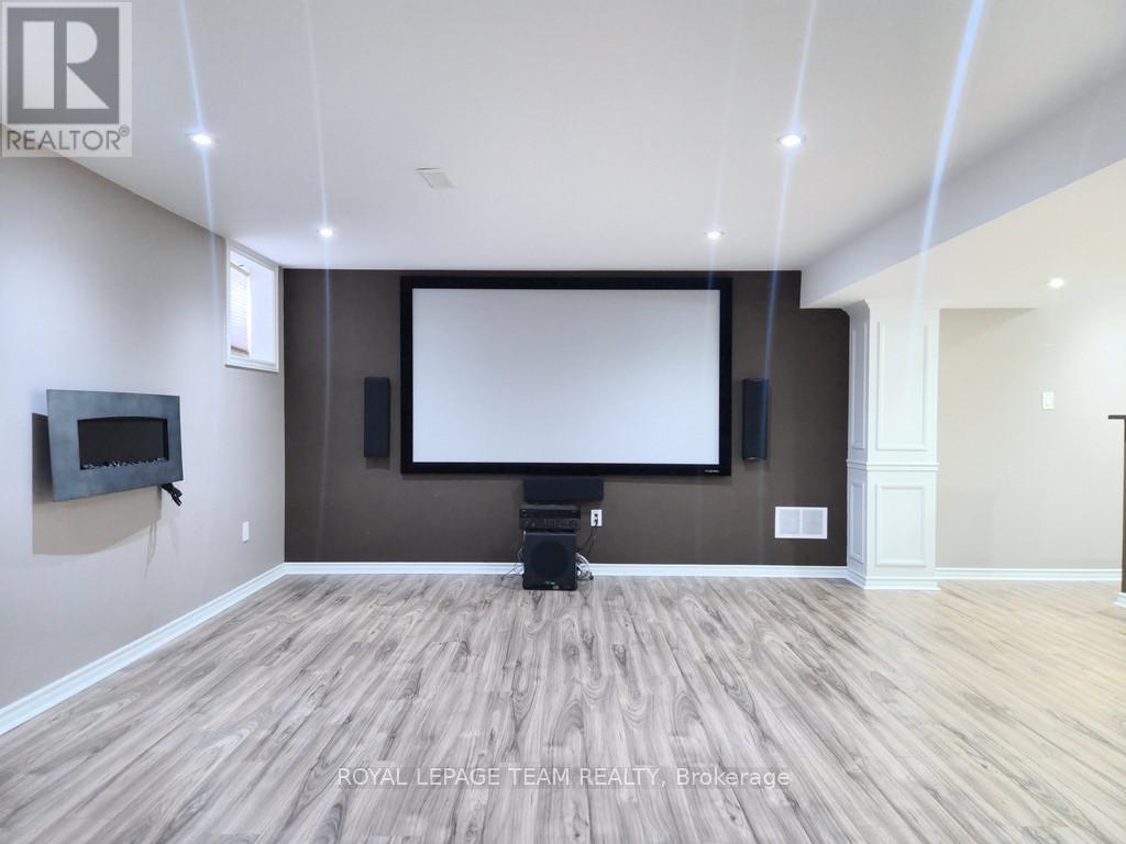 












113 LILY POND STREET

,
Ottawa,




Ontario
K2M0J3

