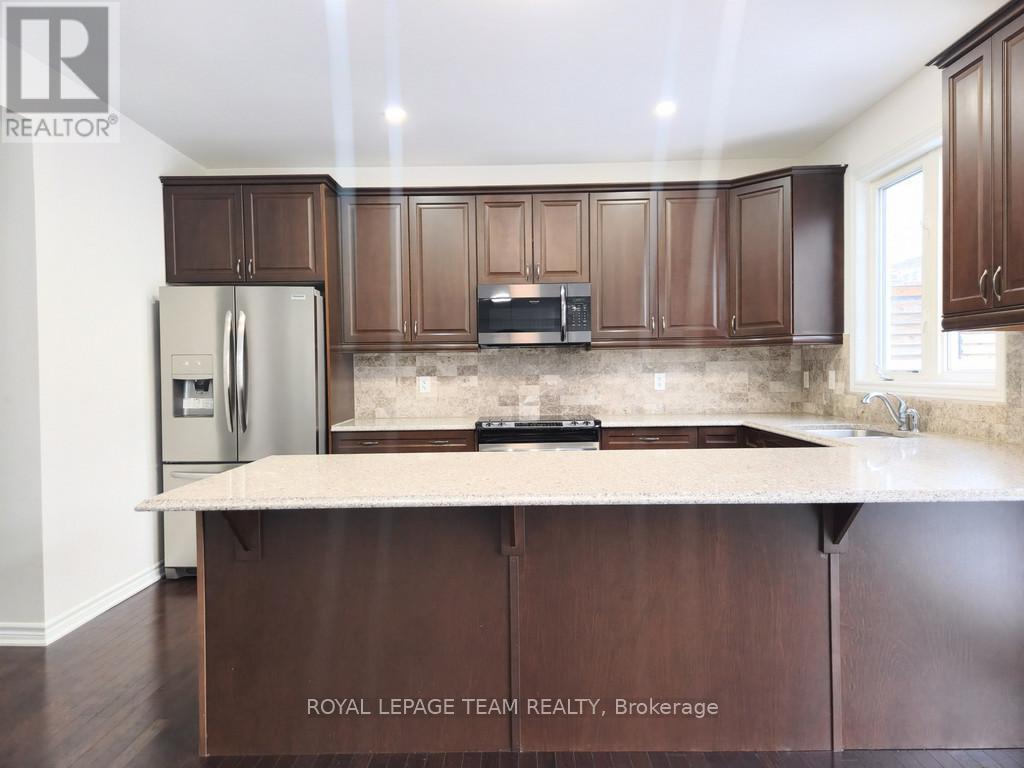 












113 LILY POND STREET

,
Ottawa,




Ontario
K2M0J3

