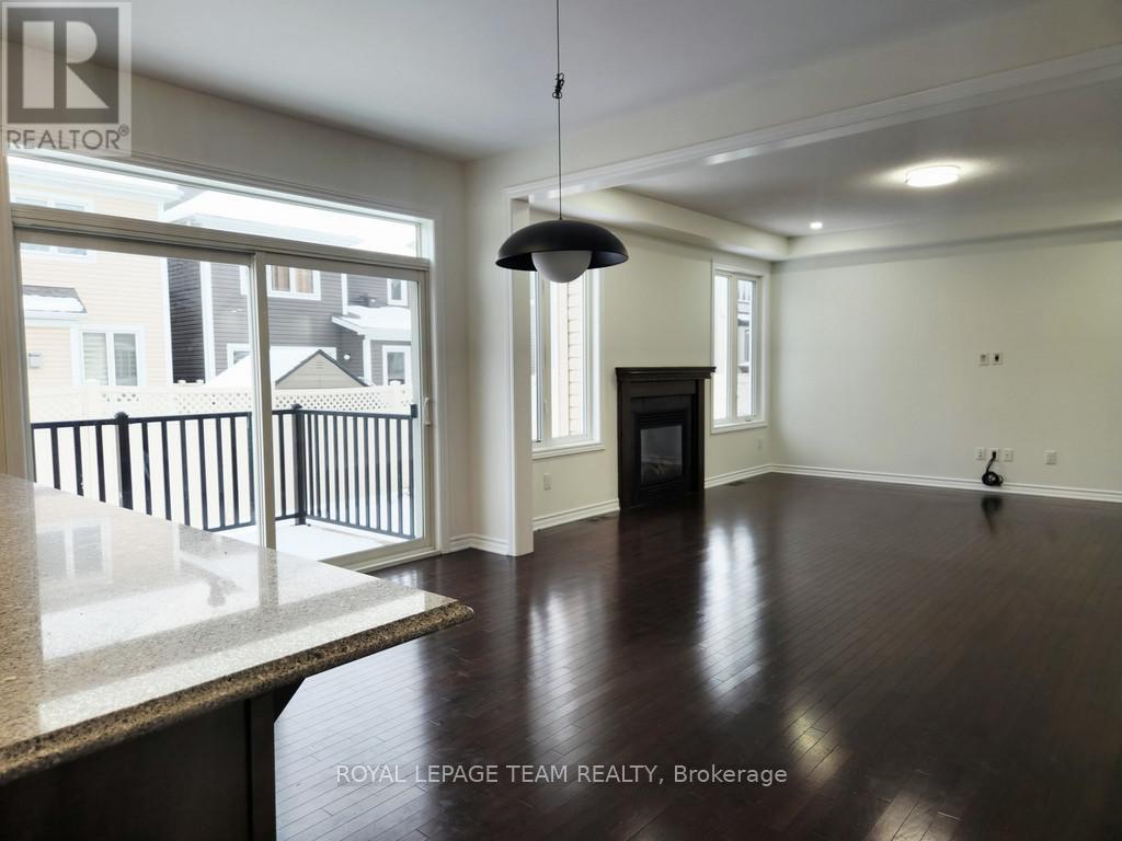 












113 LILY POND STREET

,
Ottawa,




Ontario
K2M0J3

