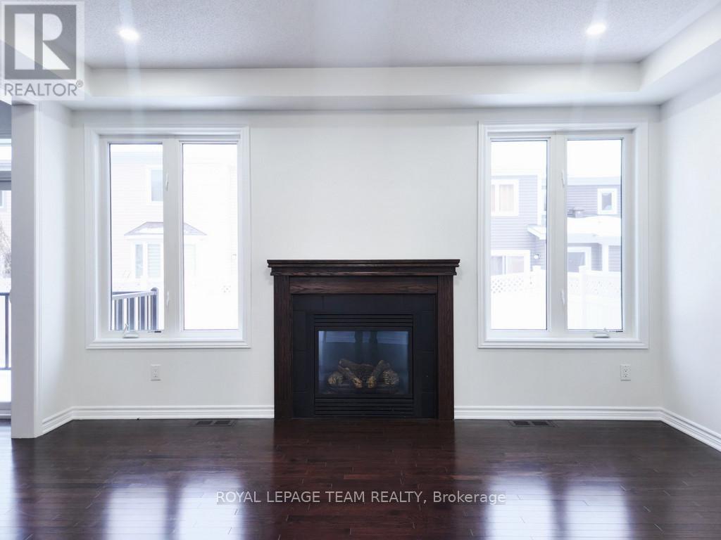 












113 LILY POND STREET

,
Ottawa,




Ontario
K2M0J3

