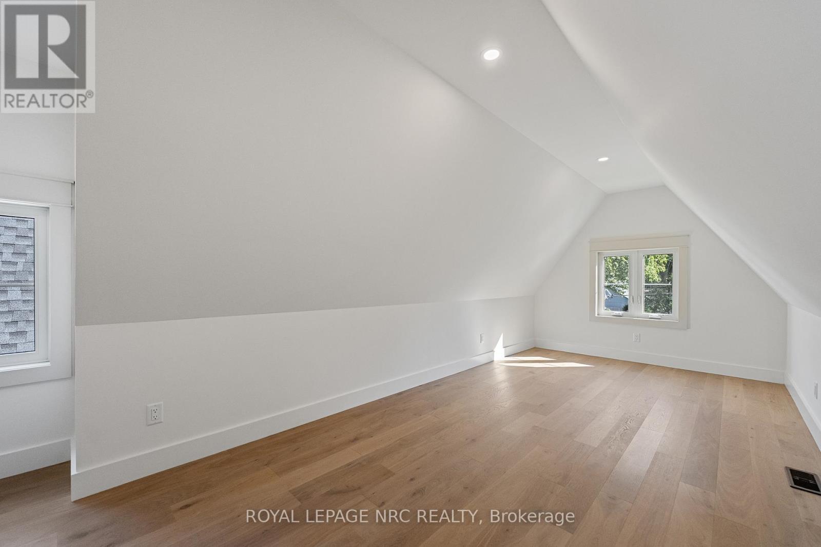 












4058 GLENSPRING ROAD

,
Fort Erie (Crystal Beach),




Ontario
L0S1B0

