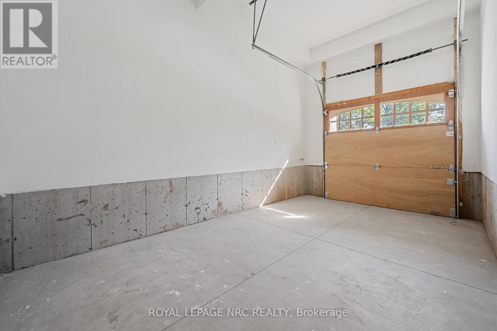 












4058 GLENSPRING ROAD

,
Fort Erie (Crystal Beach),




Ontario
L0S1B0

