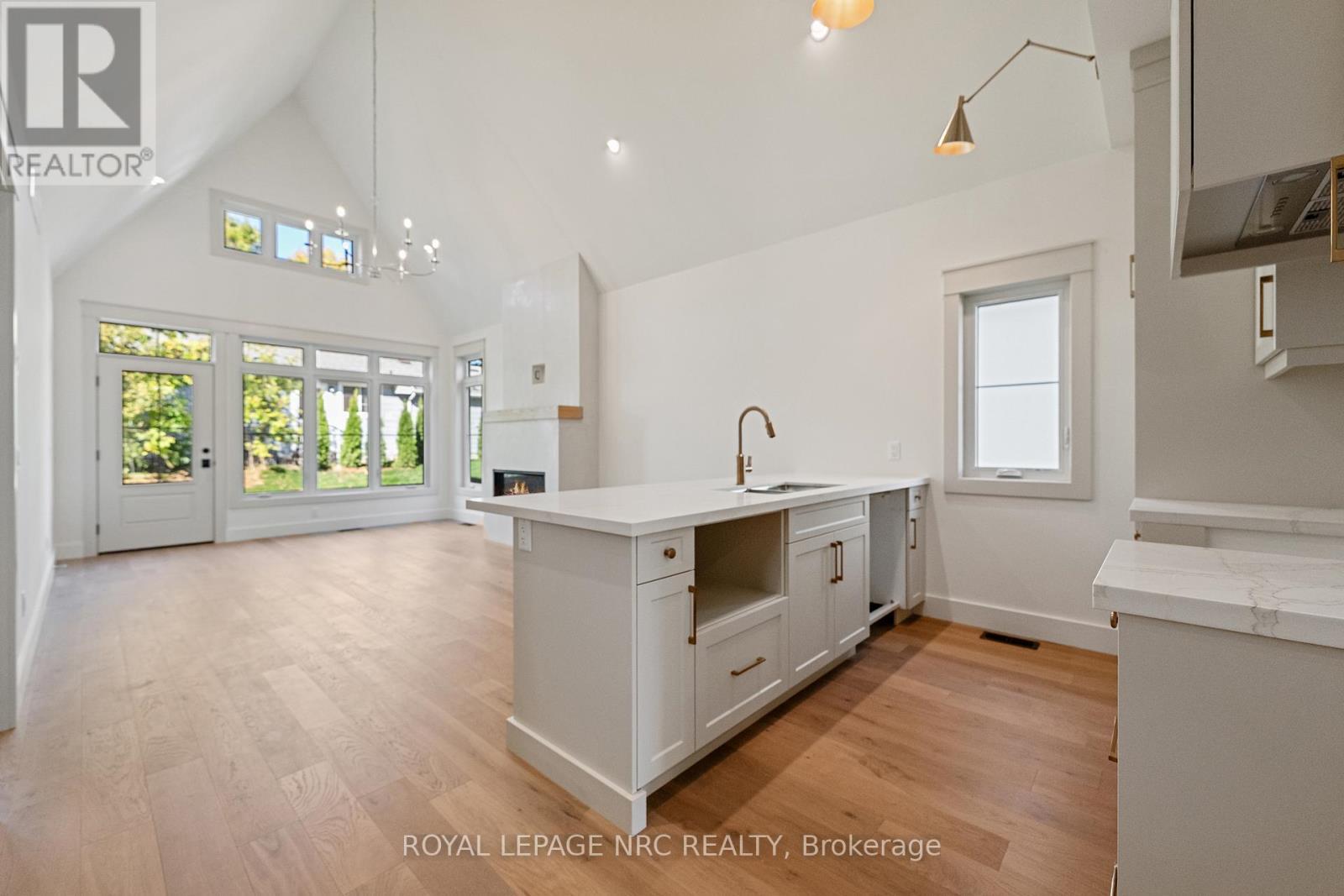 












4058 GLENSPRING ROAD

,
Fort Erie (Crystal Beach),




Ontario
L0S1B0

