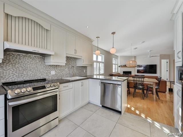 









240


Rue de la Presqu'île

,
Charlemagne,




QC
J5Z4B3

