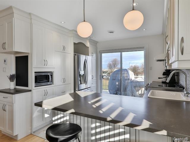 









240


Rue de la Presqu'île

,
Charlemagne,




QC
J5Z4B3

