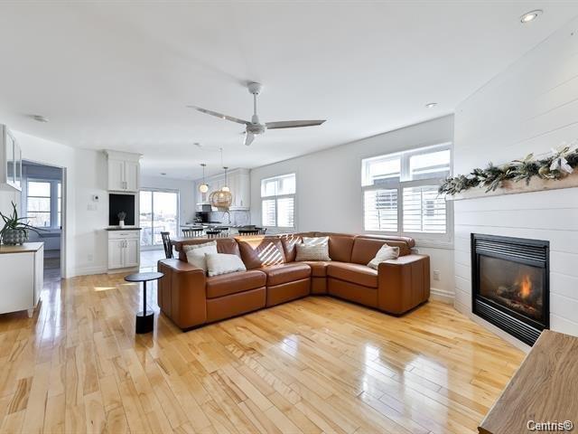 









240


Rue de la Presqu'île

,
Charlemagne,




QC
J5Z4B3

