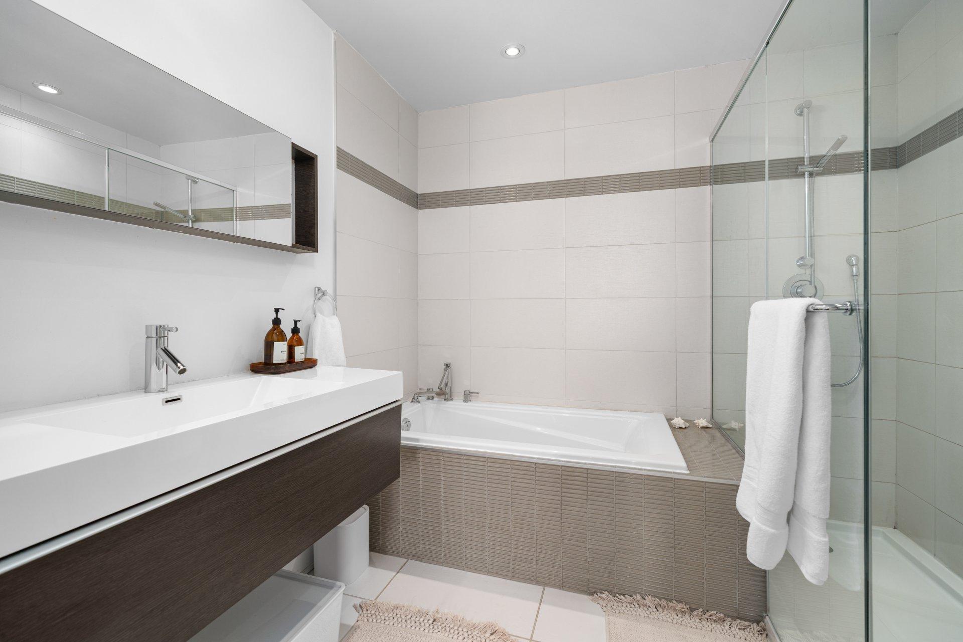 









14399


Boul. Gouin O.

, 608,
Montréal (Pierrefonds-Roxboro),




QC
H9H1A9

