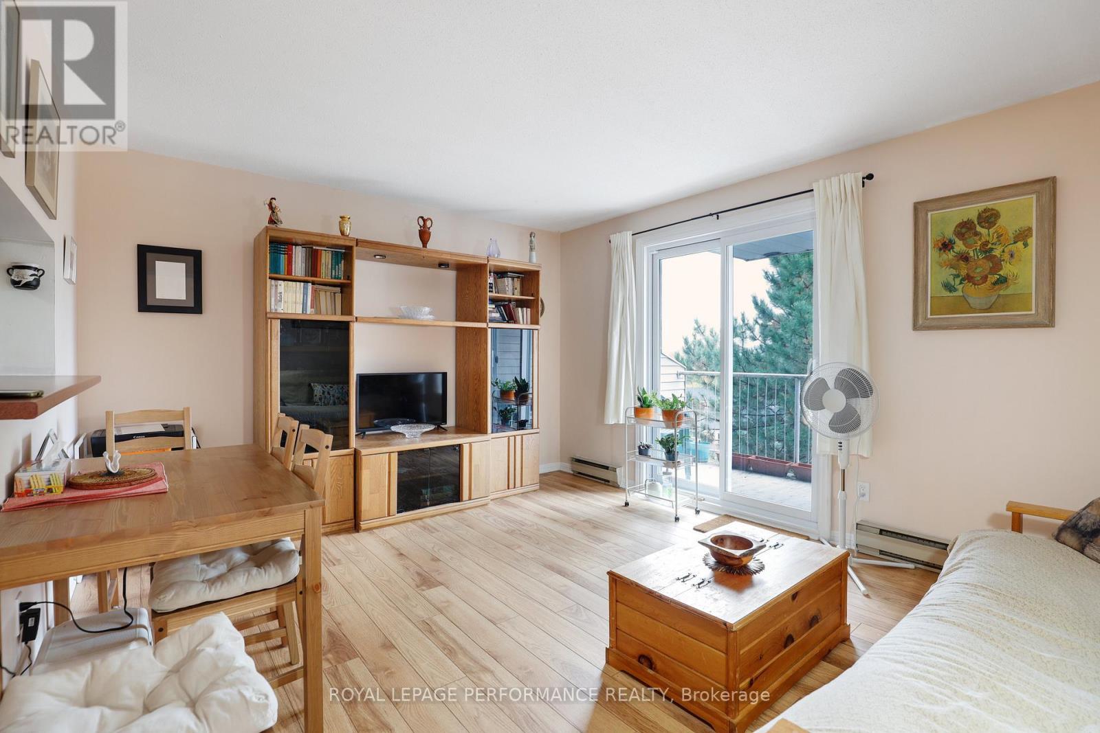 












412 - 280 BRITTANY DRIVE

,
Ottawa,




Ontario
K1K4M4

