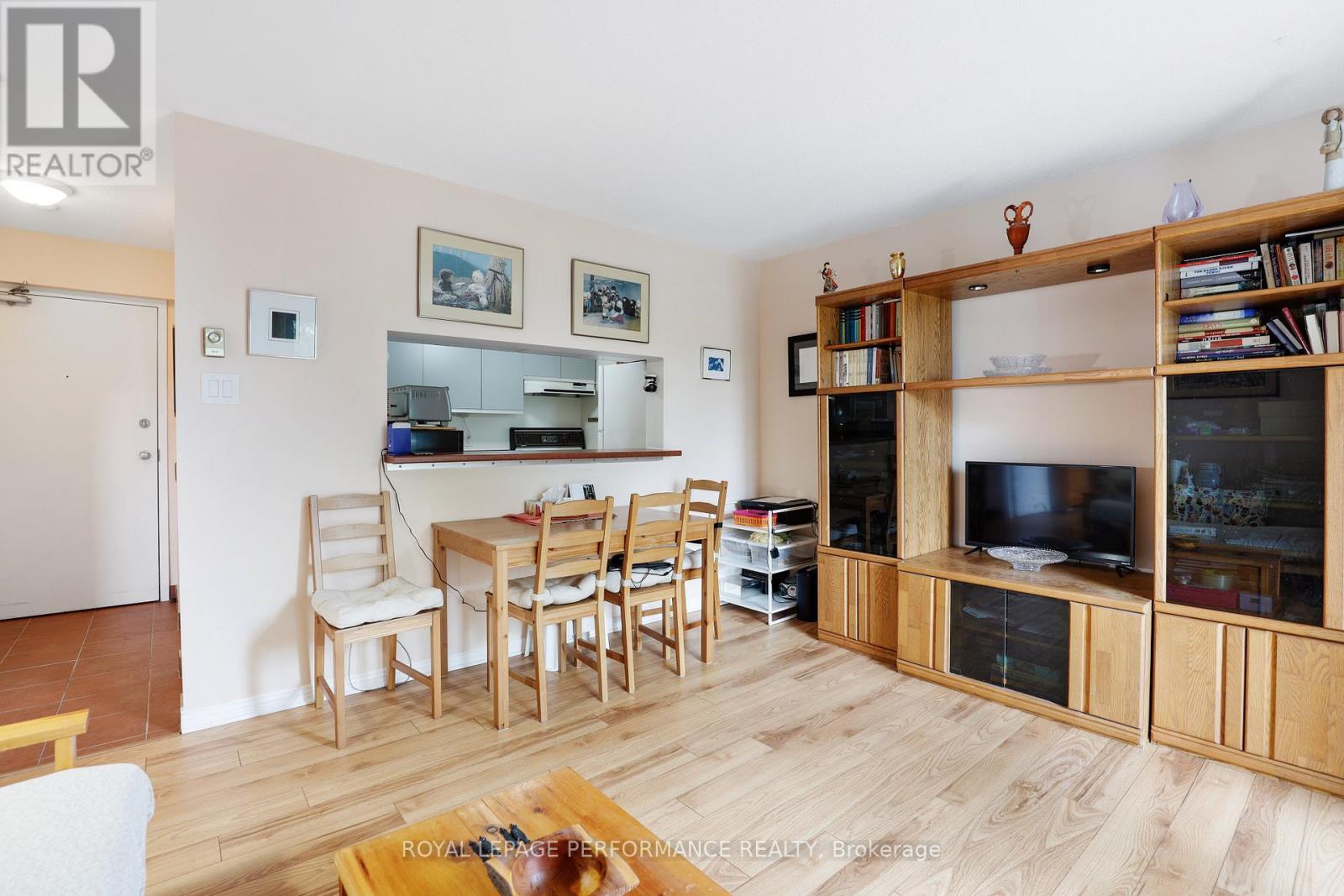 












412 - 280 BRITTANY DRIVE

,
Ottawa,




Ontario
K1K4M4

