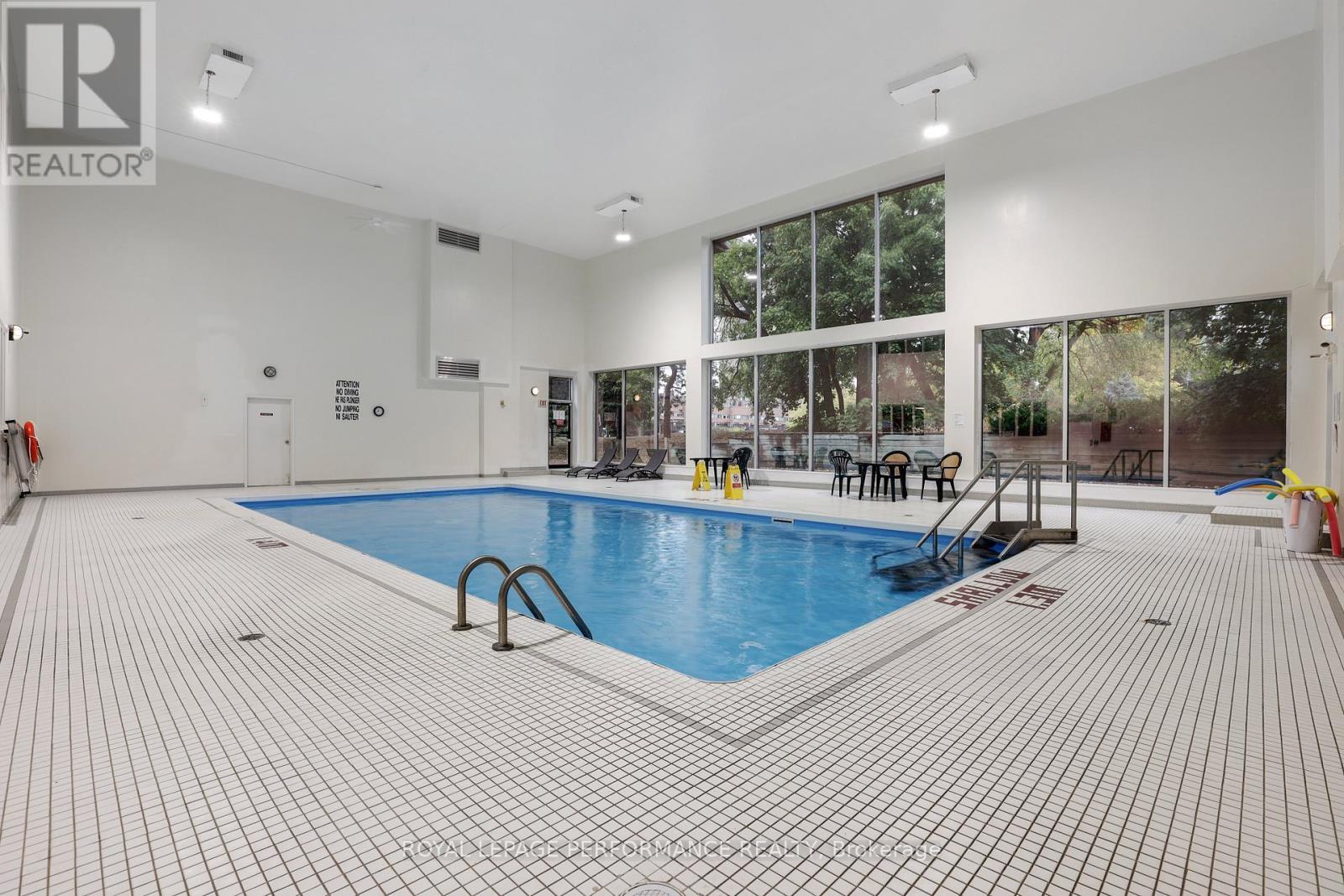 












412 - 280 BRITTANY DRIVE

,
Ottawa,




Ontario
K1K4M4

