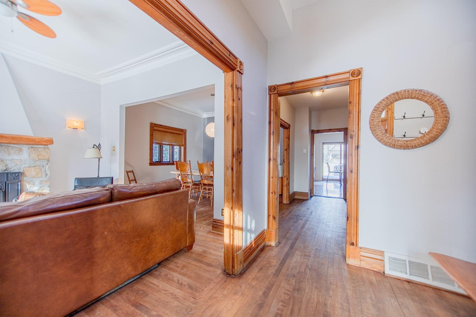 









330


Av. Edison

,
Saint-Lambert,




QC
J4R2P9

