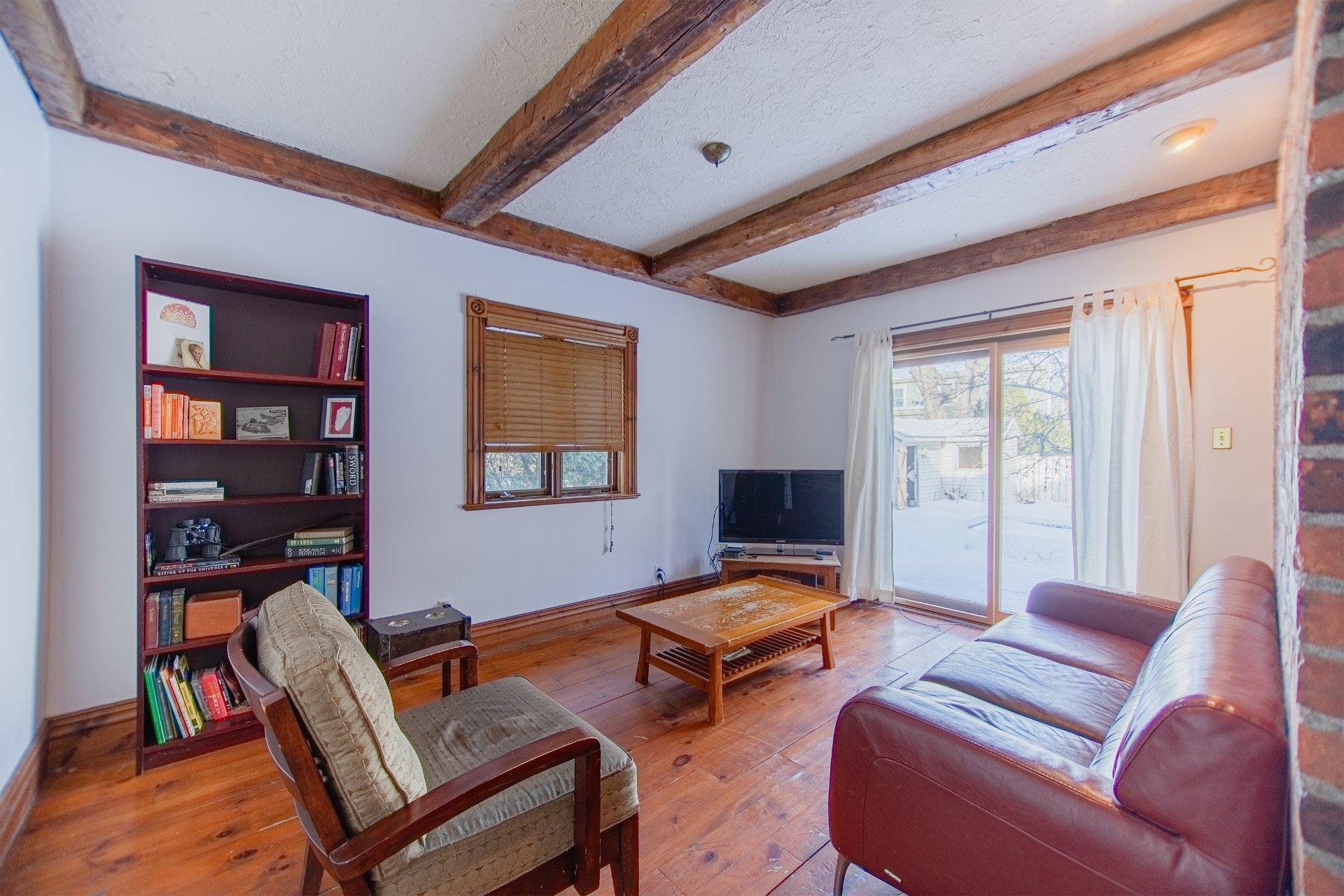 









330


Av. Edison

,
Saint-Lambert,




QC
J4R2P9

