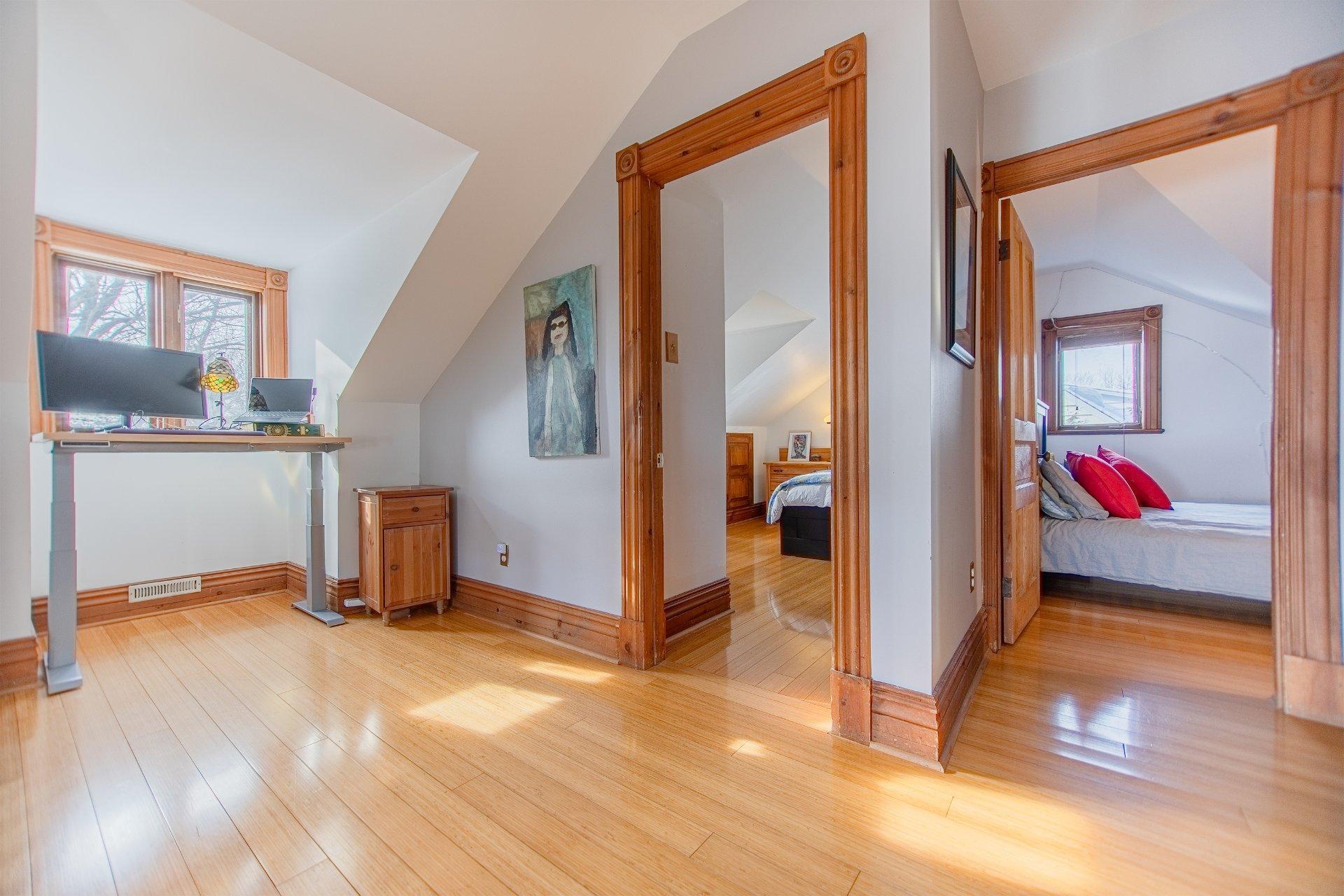 









330


Av. Edison

,
Saint-Lambert,




QC
J4R2P9

