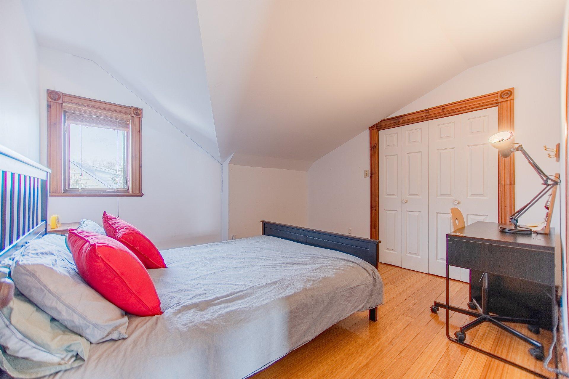 









330


Av. Edison

,
Saint-Lambert,




QC
J4R2P9

