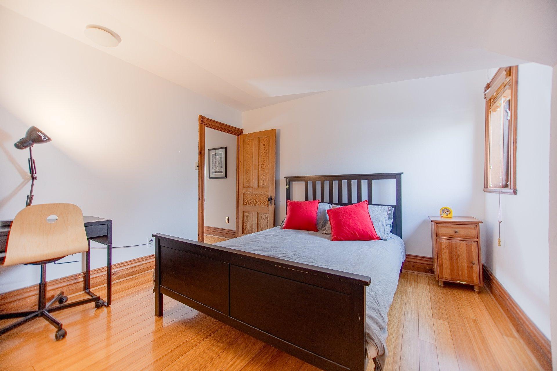 









330


Av. Edison

,
Saint-Lambert,




QC
J4R2P9

