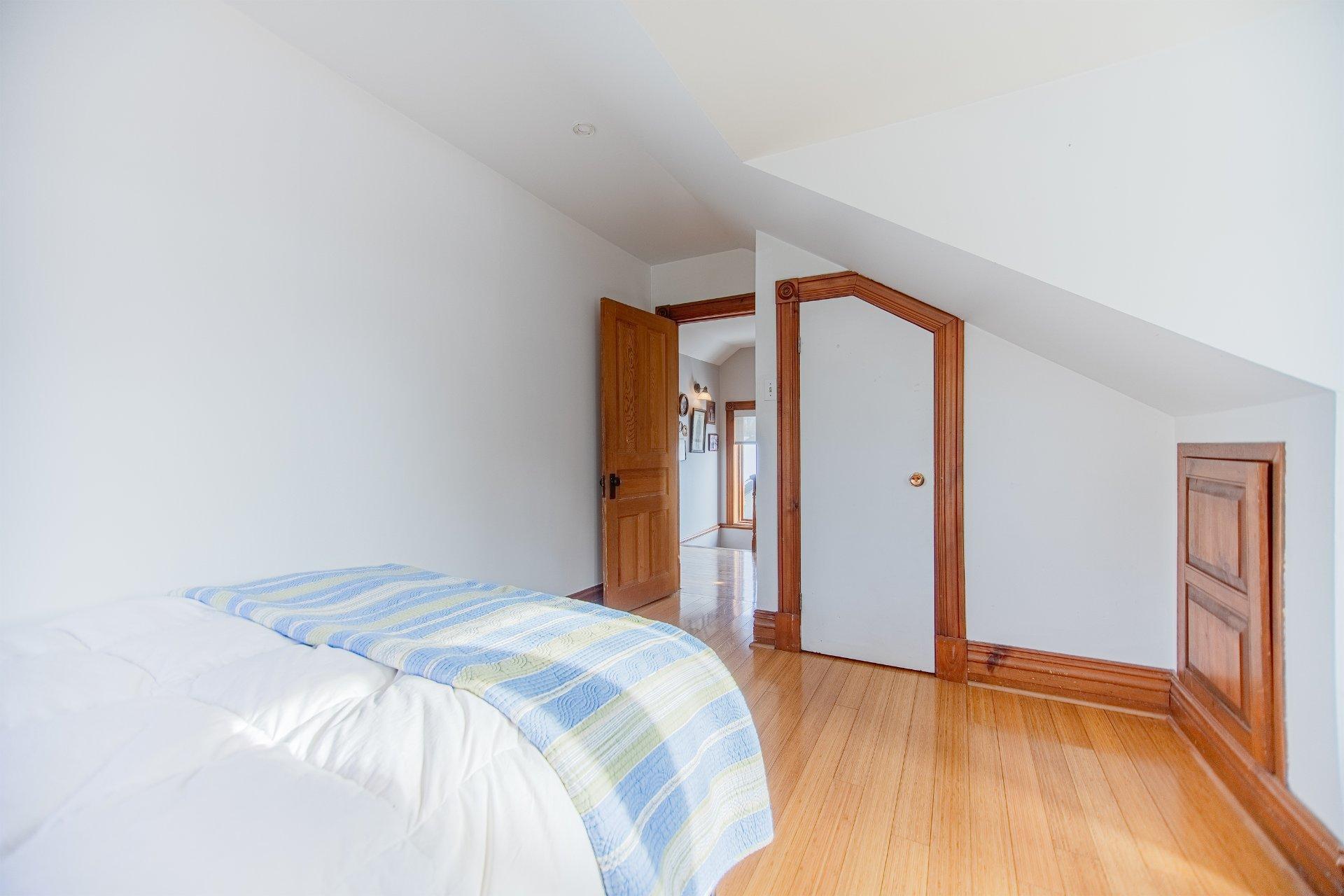 









330


Av. Edison

,
Saint-Lambert,




QC
J4R2P9

