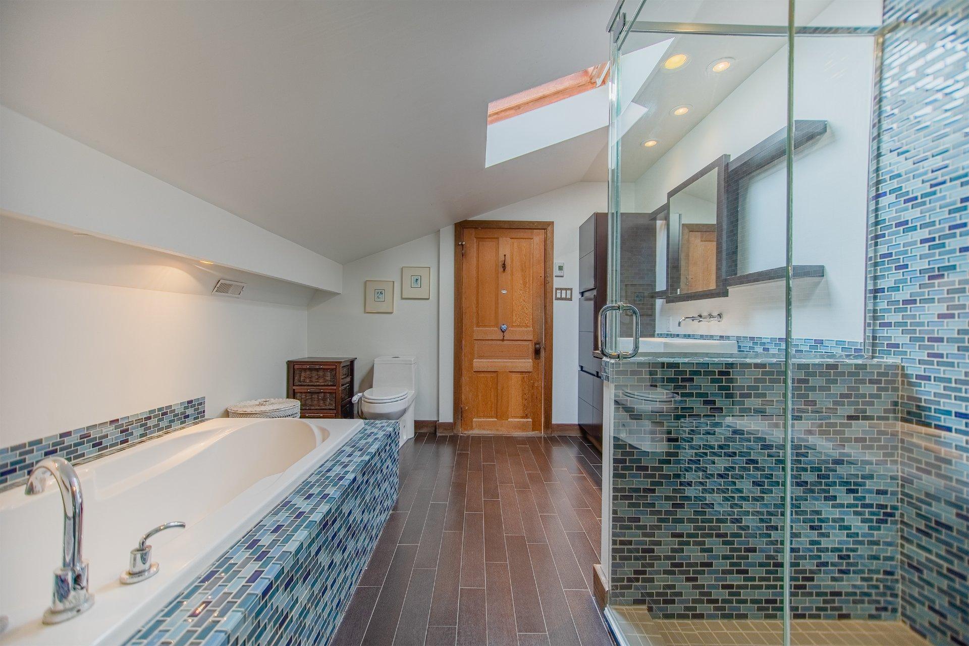 









330


Av. Edison

,
Saint-Lambert,




QC
J4R2P9

