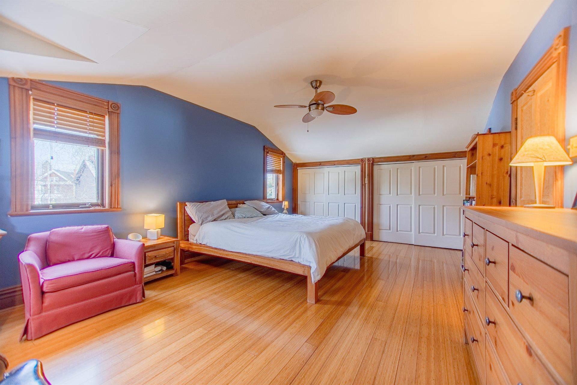 









330


Av. Edison

,
Saint-Lambert,




QC
J4R2P9

