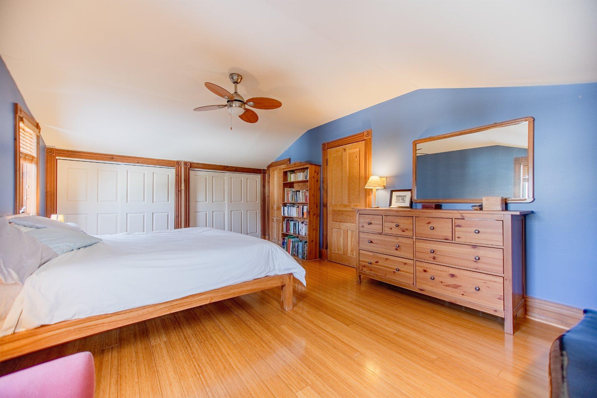 









330


Av. Edison

,
Saint-Lambert,




QC
J4R2P9

