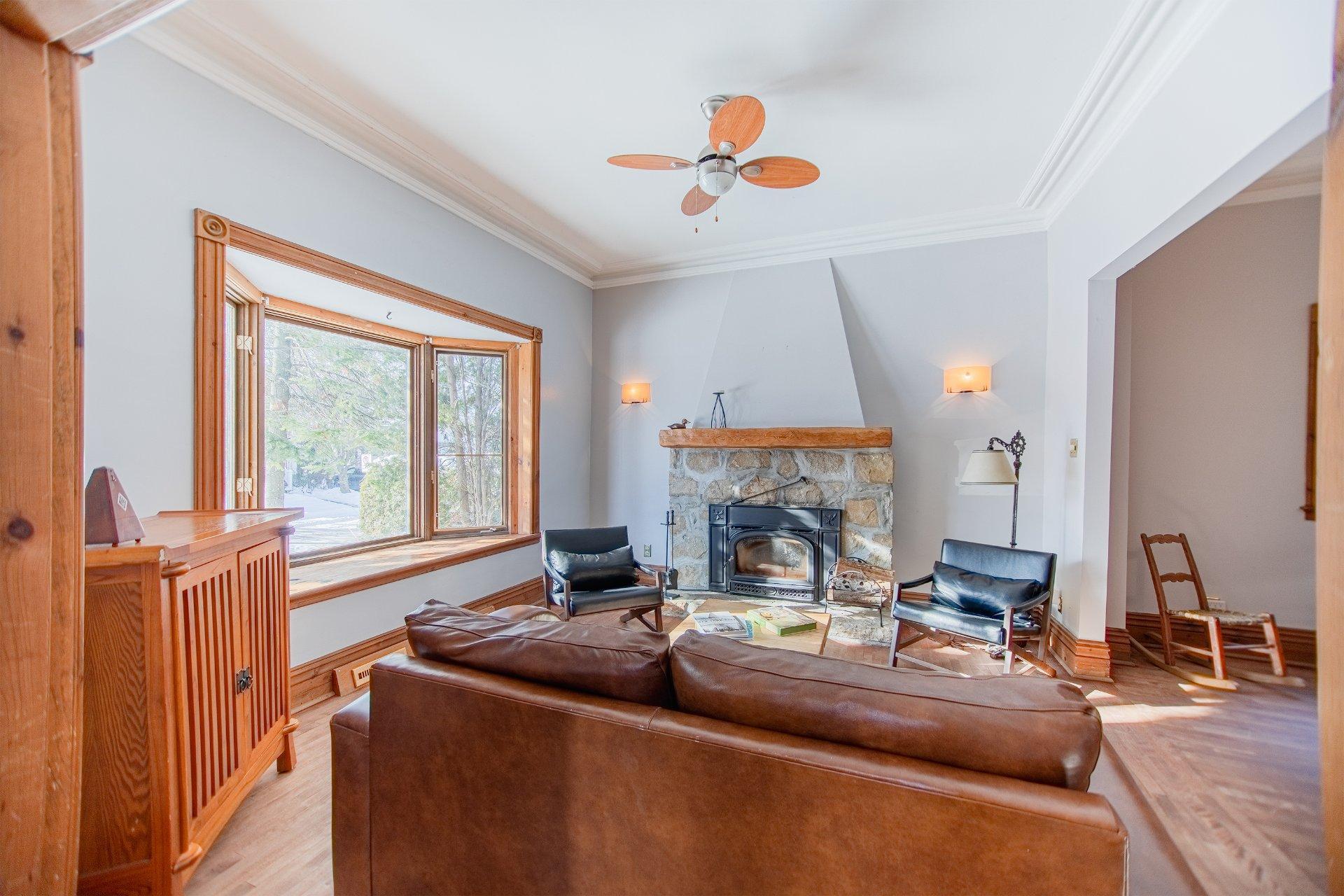 









330


Av. Edison

,
Saint-Lambert,




QC
J4R2P9

