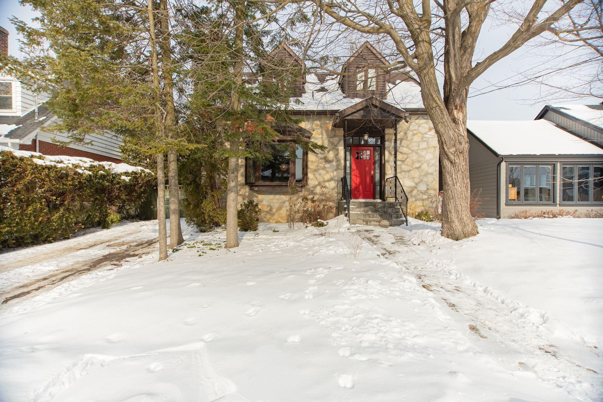 









330


Av. Edison

,
Saint-Lambert,




QC
J4R2P9

