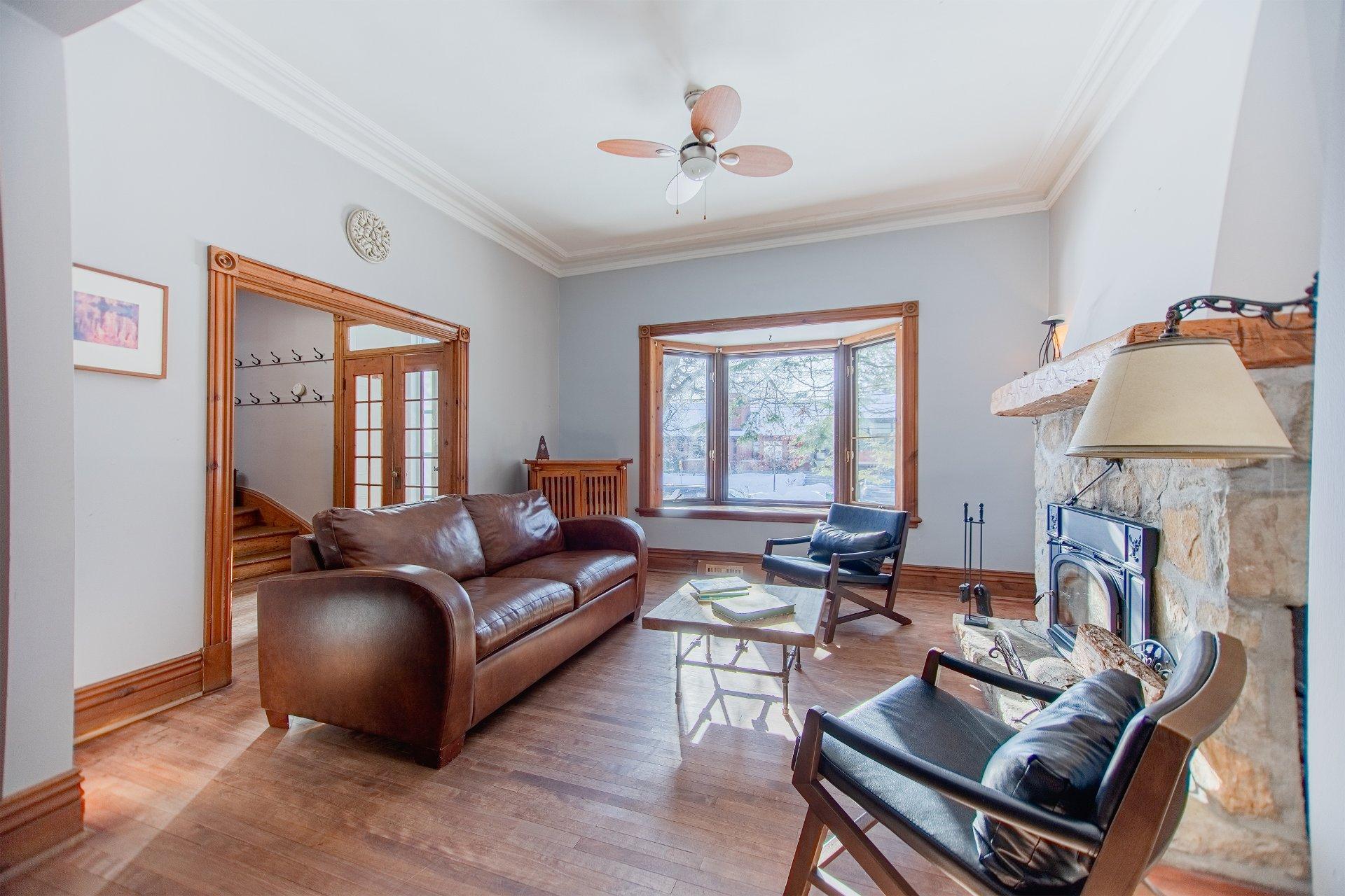 









330


Av. Edison

,
Saint-Lambert,




QC
J4R2P9

