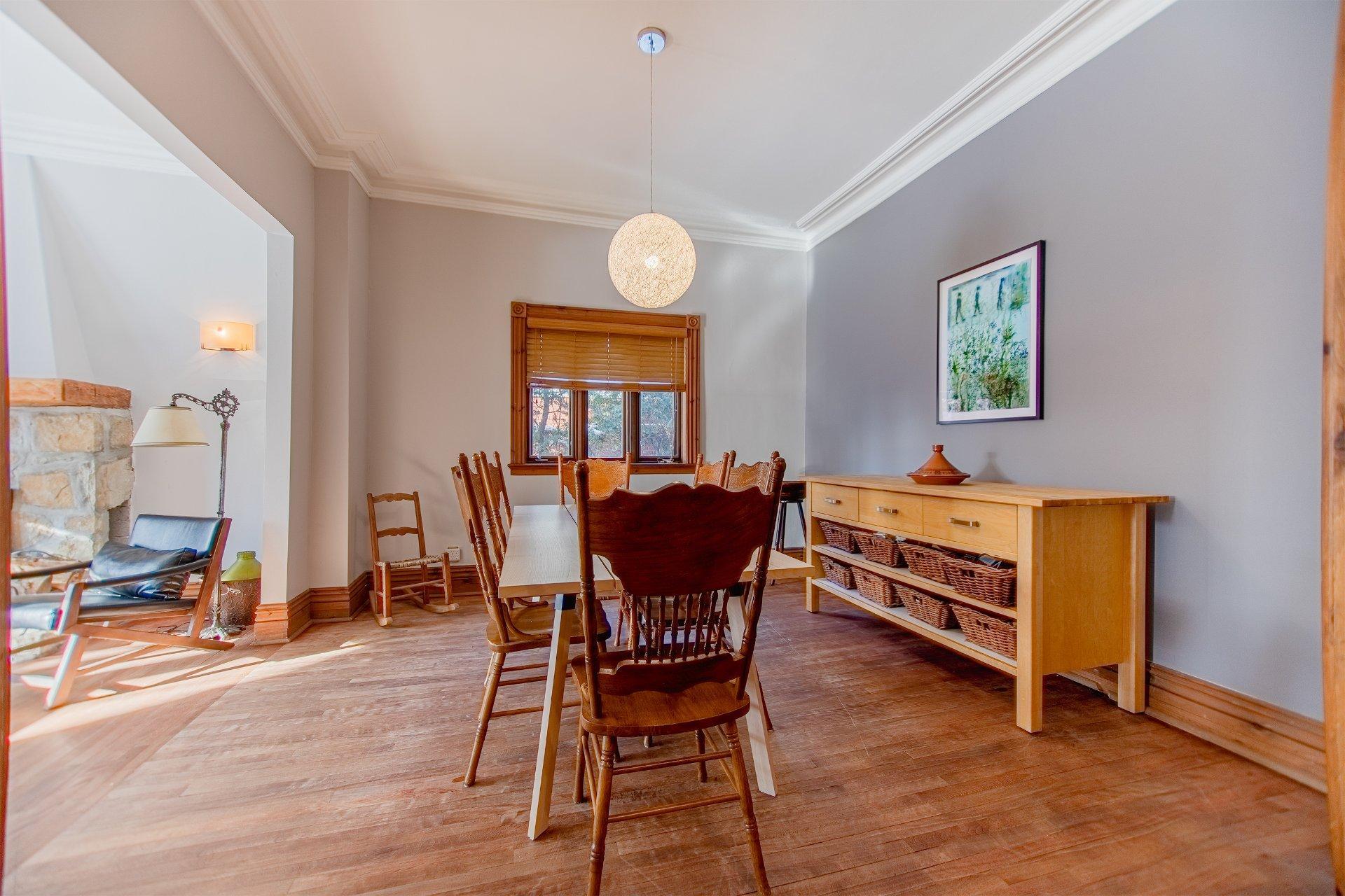 









330


Av. Edison

,
Saint-Lambert,




QC
J4R2P9

