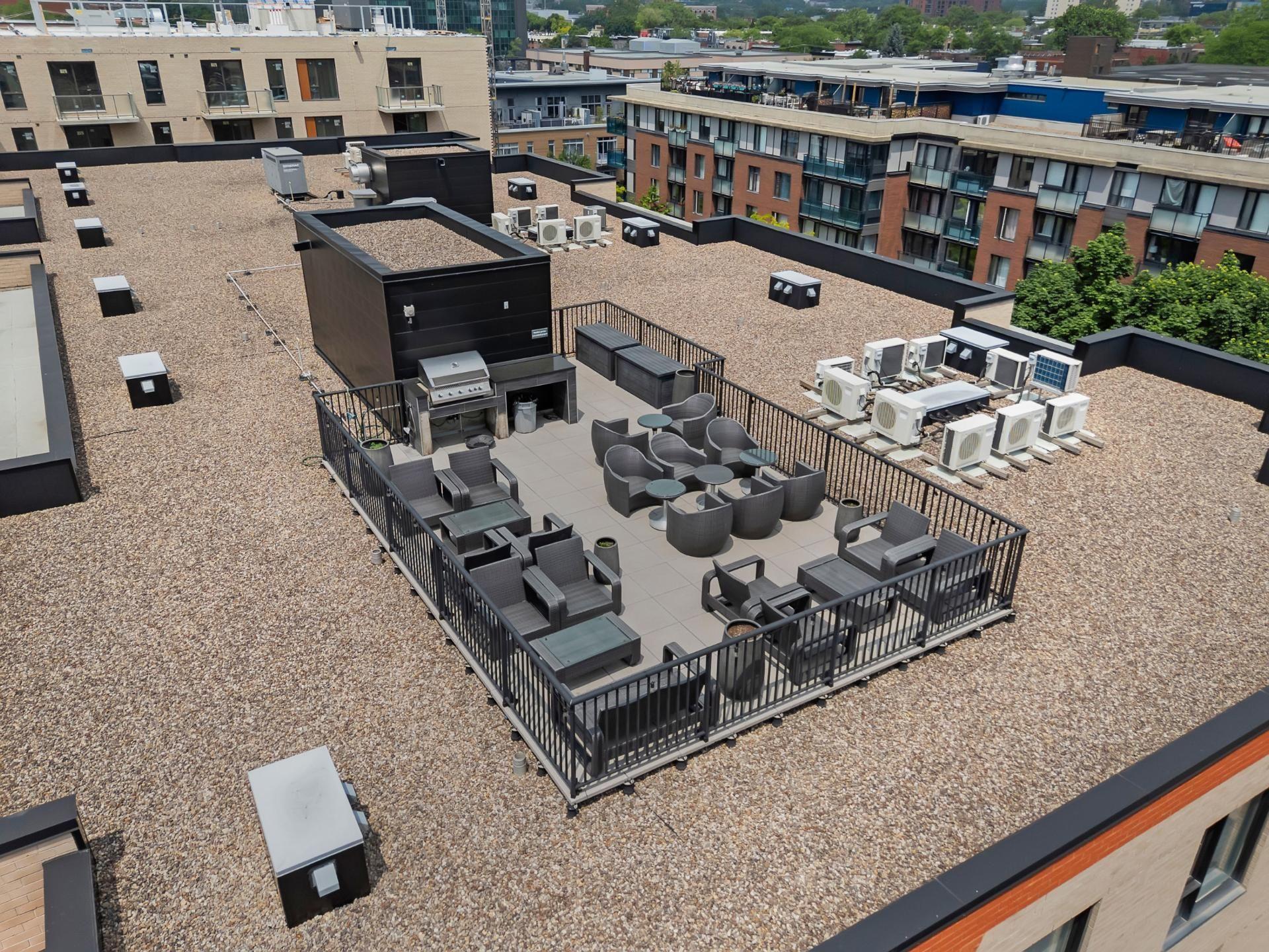 









2160


Rue Laforce

, 114,
Montréal (Ville-Marie),




QC
H2K0B3

