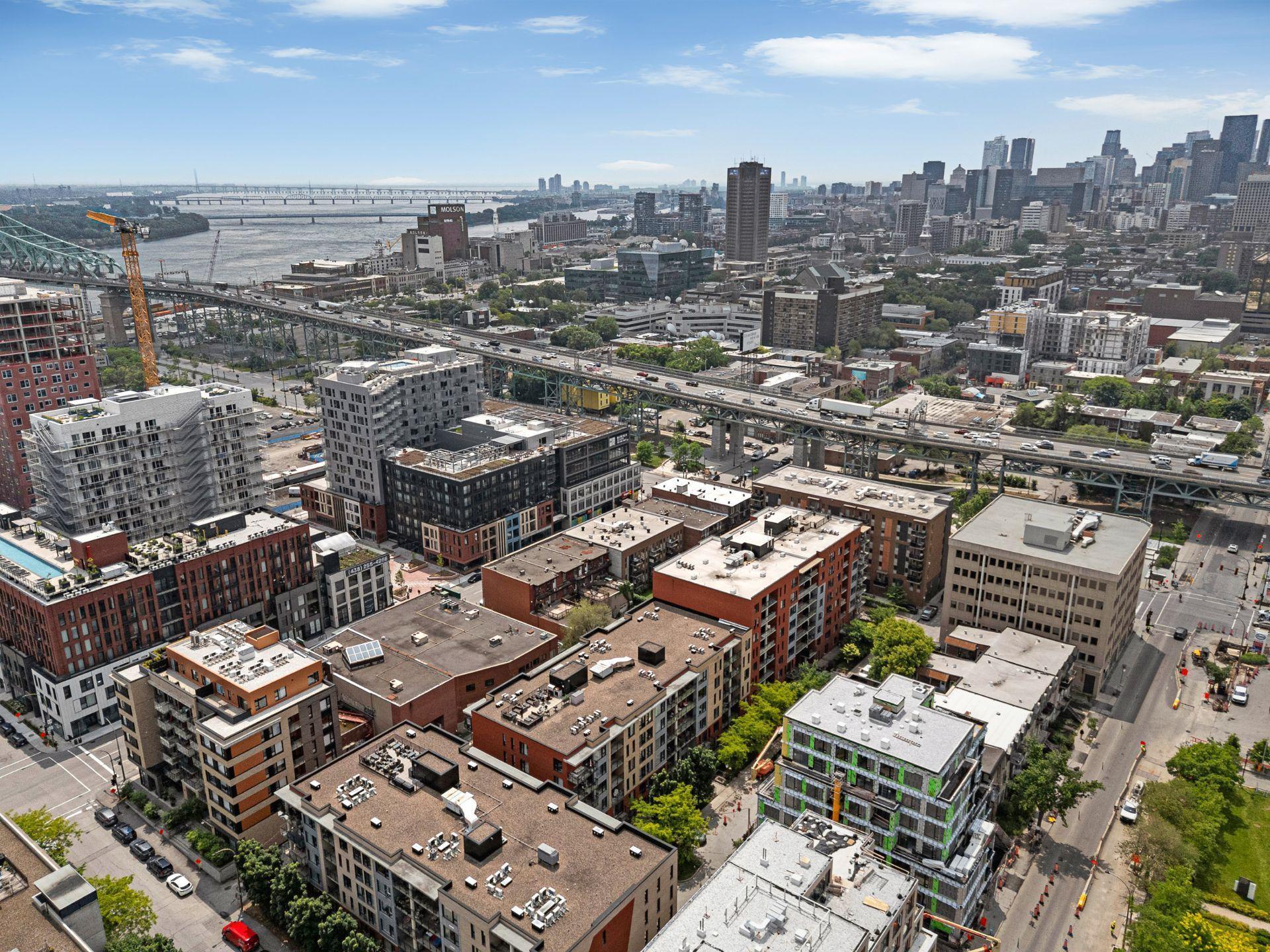 









2160


Rue Laforce

, 114,
Montréal (Ville-Marie),




QC
H2K0B3

