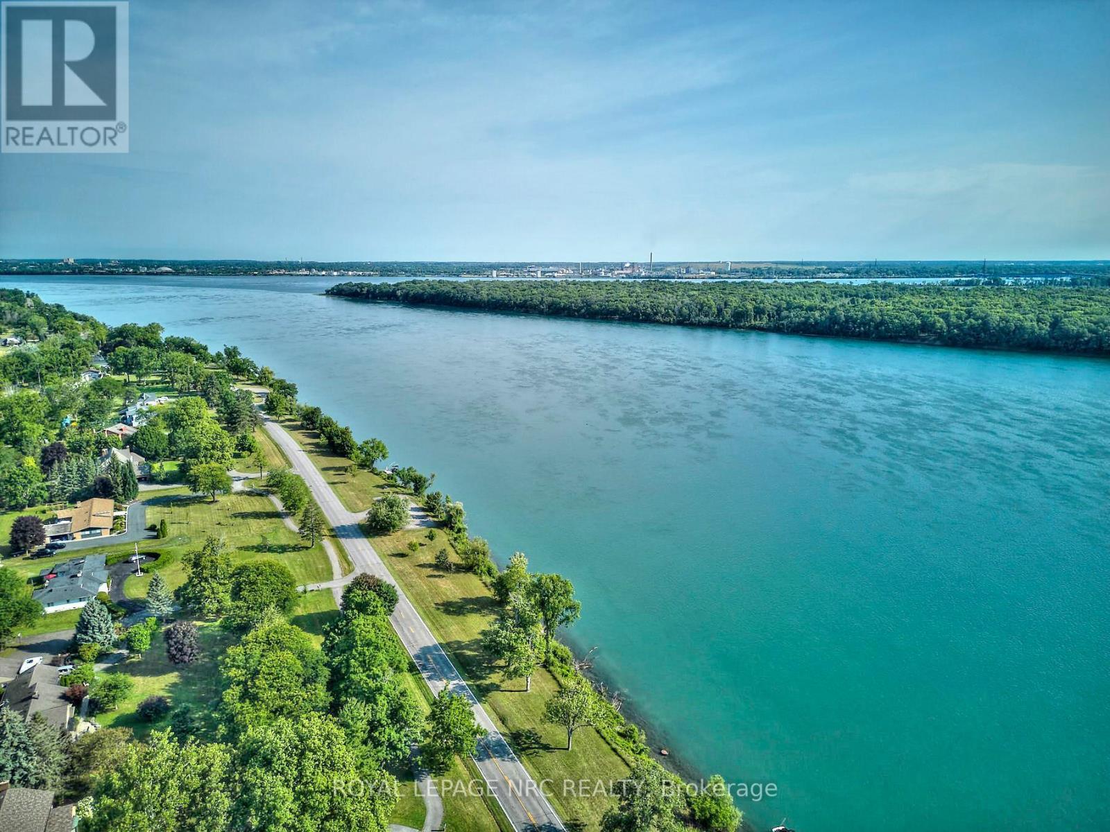 












8143 SARAH STREET

,
Niagara Falls (Chippawa),




Ontario
L2G6T9

