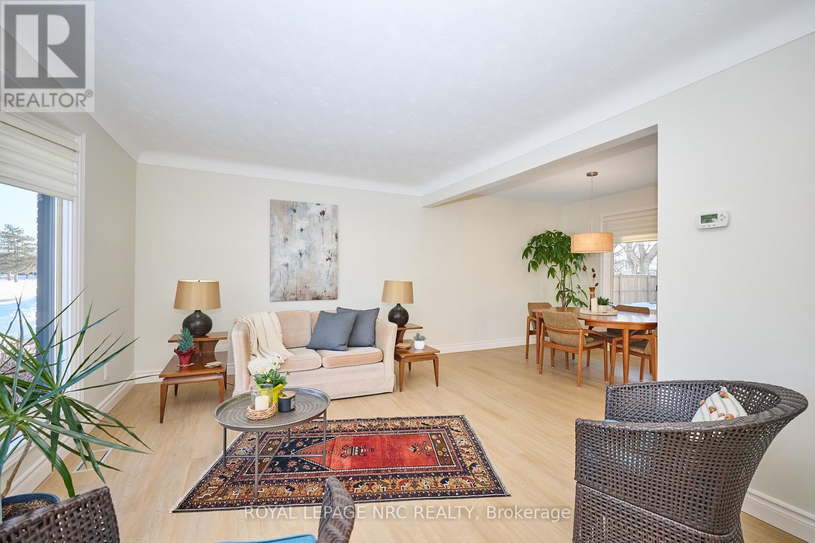 












8143 SARAH STREET

,
Niagara Falls (Chippawa),




Ontario
L2G6T9

