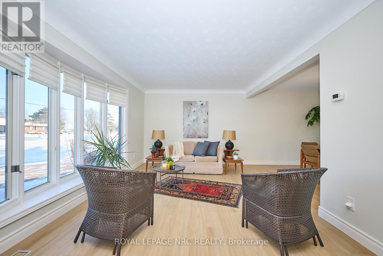 












8143 SARAH STREET

,
Niagara Falls (Chippawa),




Ontario
L2G6T9

