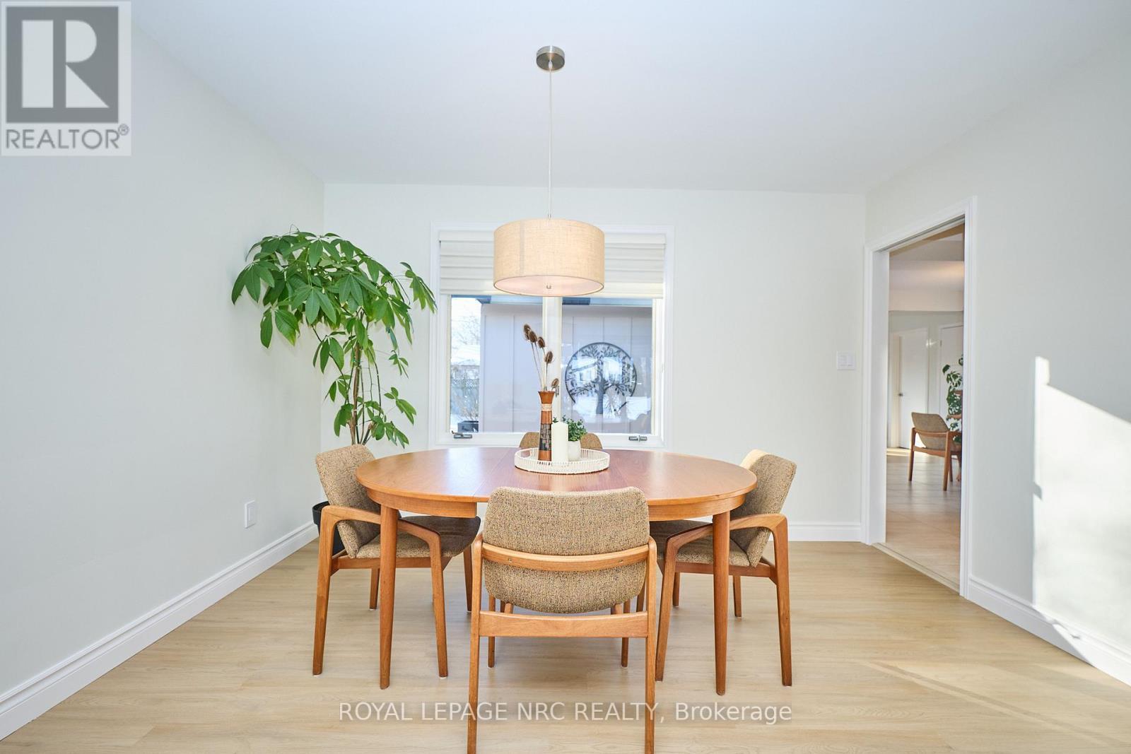 












8143 SARAH STREET

,
Niagara Falls (Chippawa),




Ontario
L2G6T9

