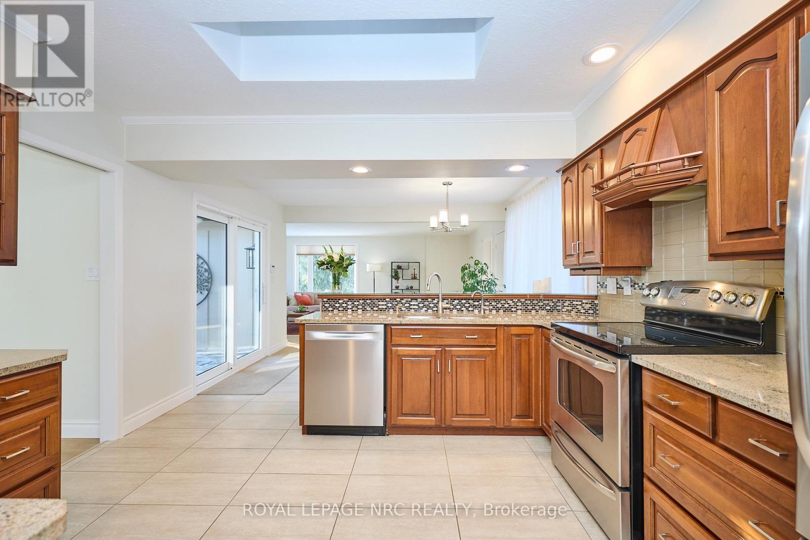 












8143 SARAH STREET

,
Niagara Falls (Chippawa),




Ontario
L2G6T9

