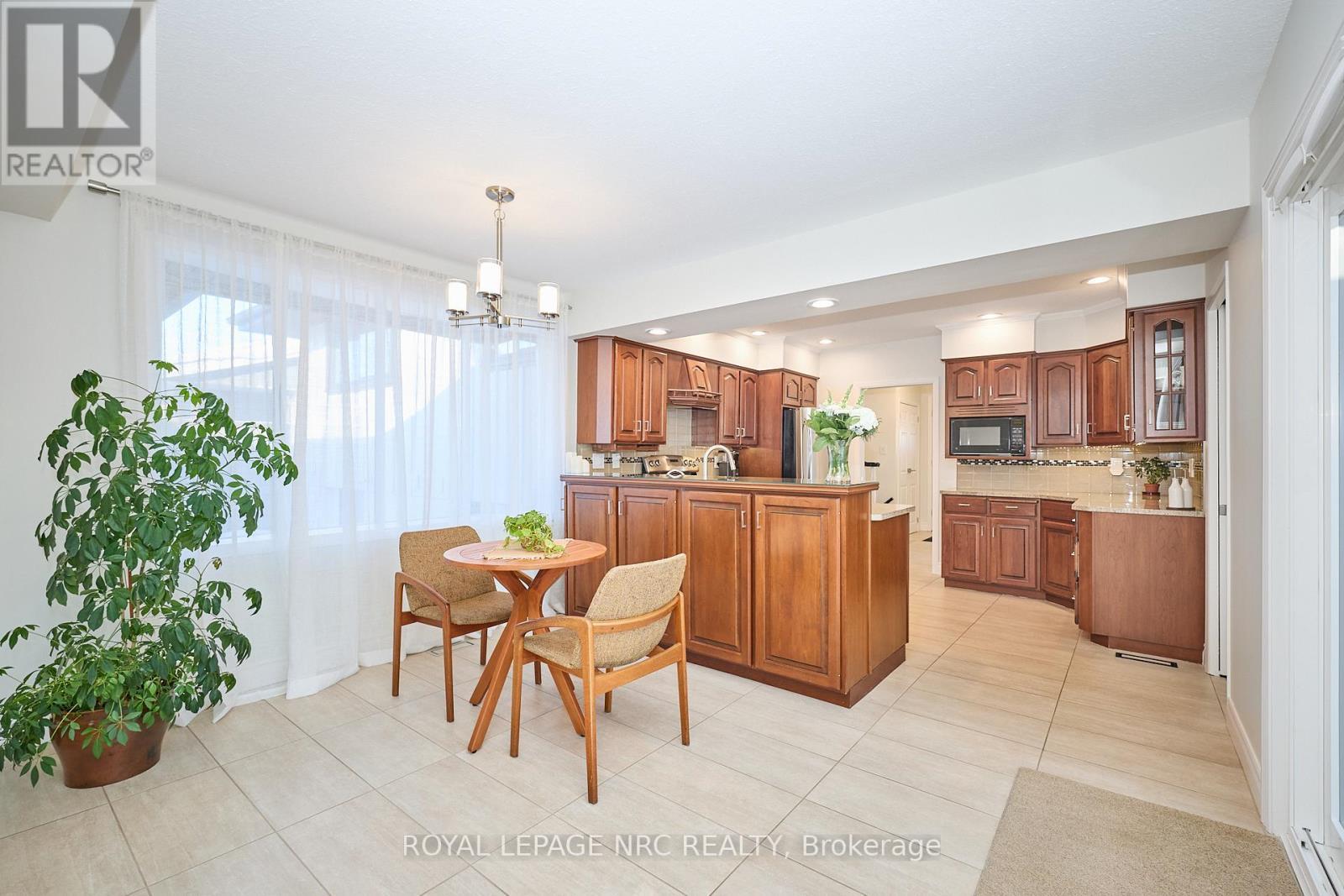 












8143 SARAH STREET

,
Niagara Falls (Chippawa),




Ontario
L2G6T9

