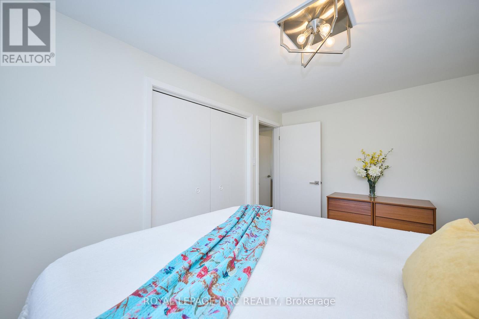 












8143 SARAH STREET

,
Niagara Falls (Chippawa),




Ontario
L2G6T9

