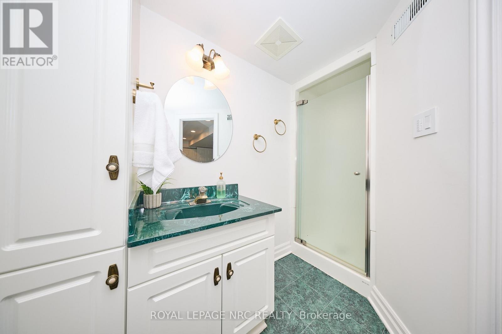 












8143 SARAH STREET

,
Niagara Falls (Chippawa),




Ontario
L2G6T9

