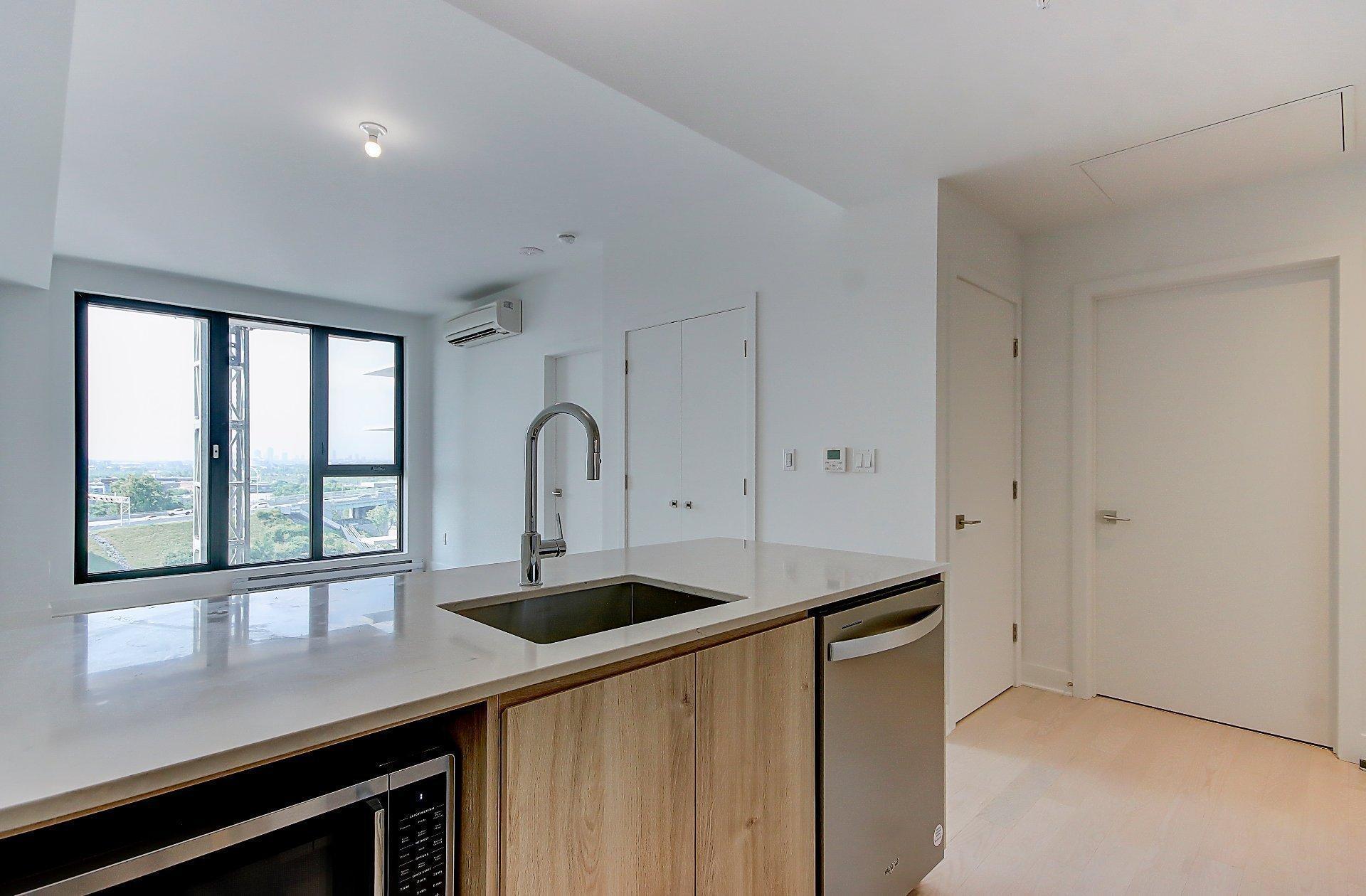 









200


Rue Marie-Charles-Le Moyne

, 1120,
Longueuil (Le Vieux-Longueuil),




QC
J4K8C2

