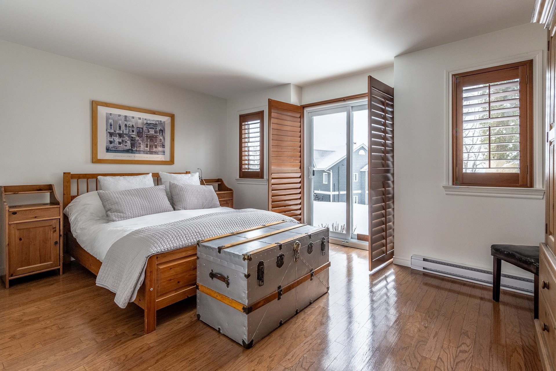 









512


Ch. de Bondville

, 1,
Lac-Brome,




QC
J0E1R0

