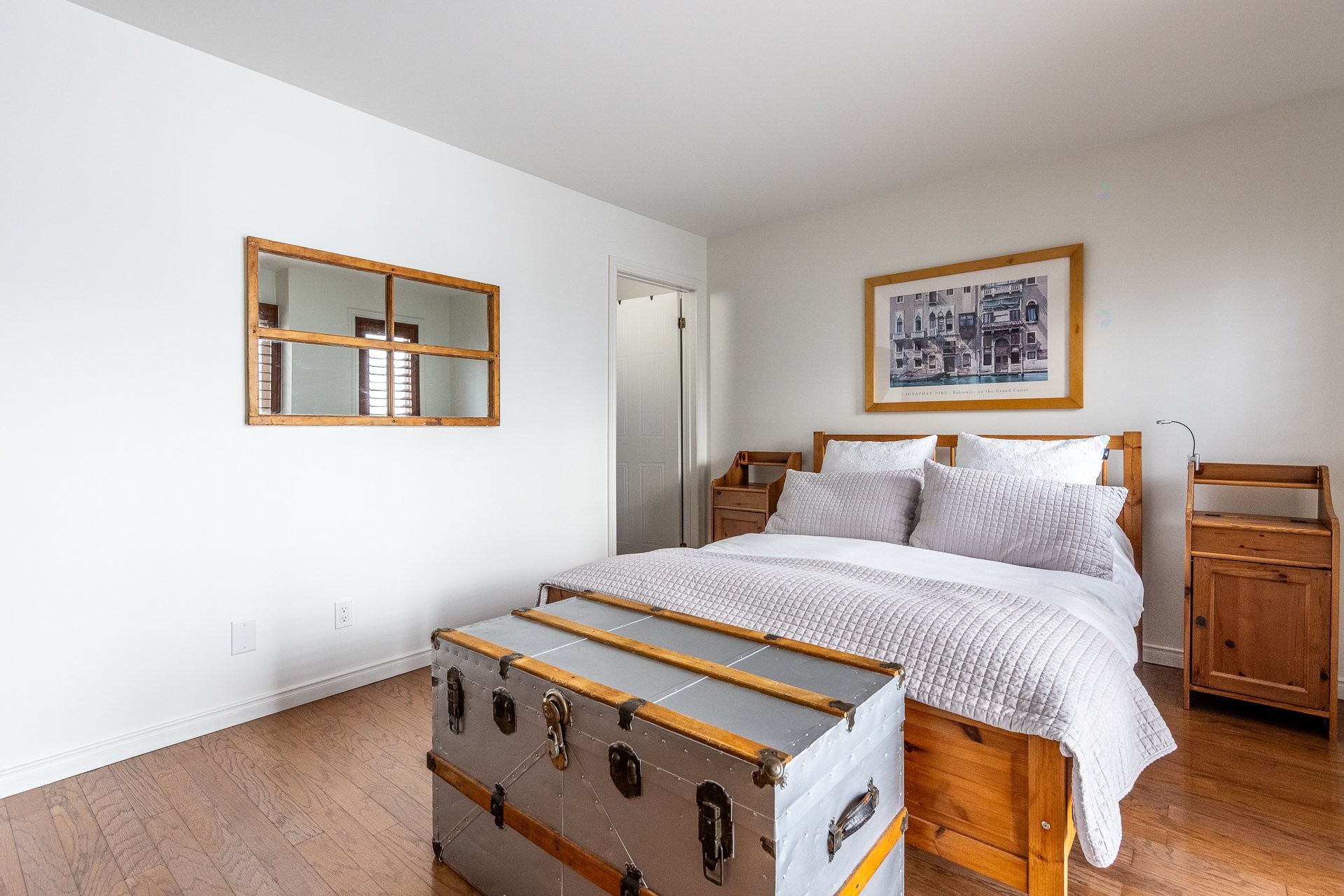 









512


Ch. de Bondville

, 1,
Lac-Brome,




QC
J0E1R0

