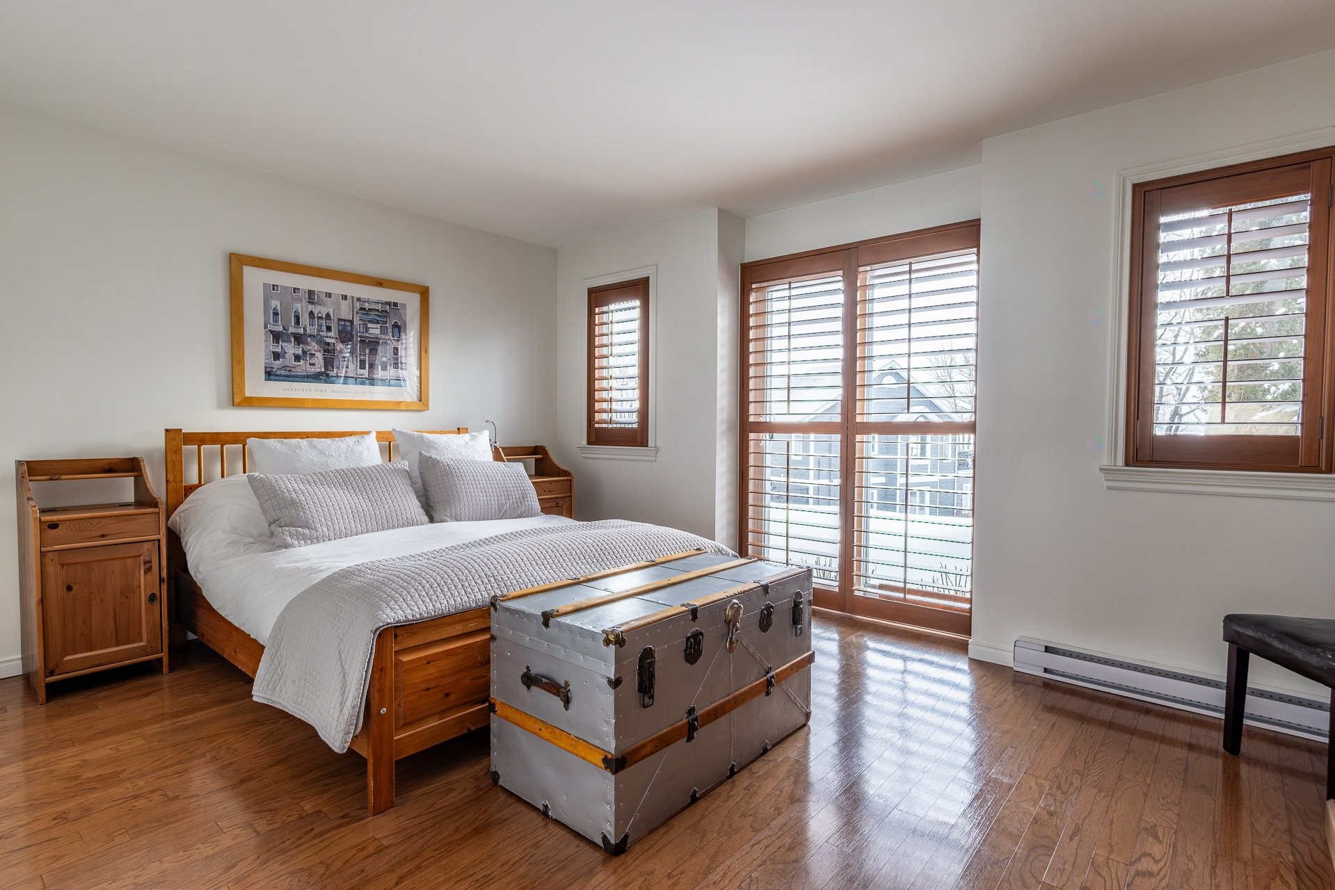 









512


Ch. de Bondville

, 1,
Lac-Brome,




QC
J0E1R0

